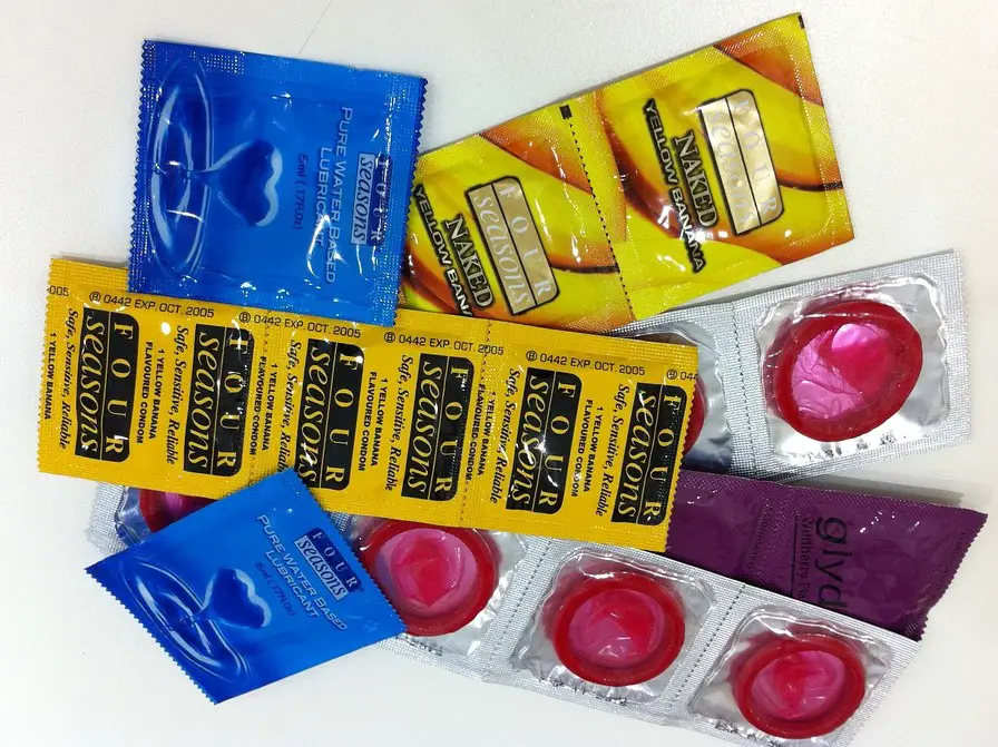 Contraception : les préservatifs masculins et féminins