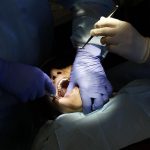 France : les dentistes pratiquent des soins inutiles pour gagner plus d’argent